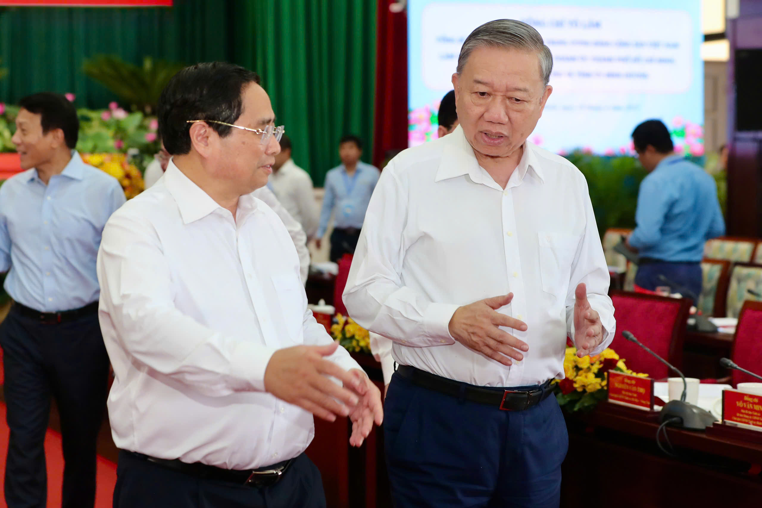 Thủ tướng Phạm Minh Ch&iacute;nh: TP HCM mới phải c&oacute; tầm nh&igrave;n mới - Ảnh 1.