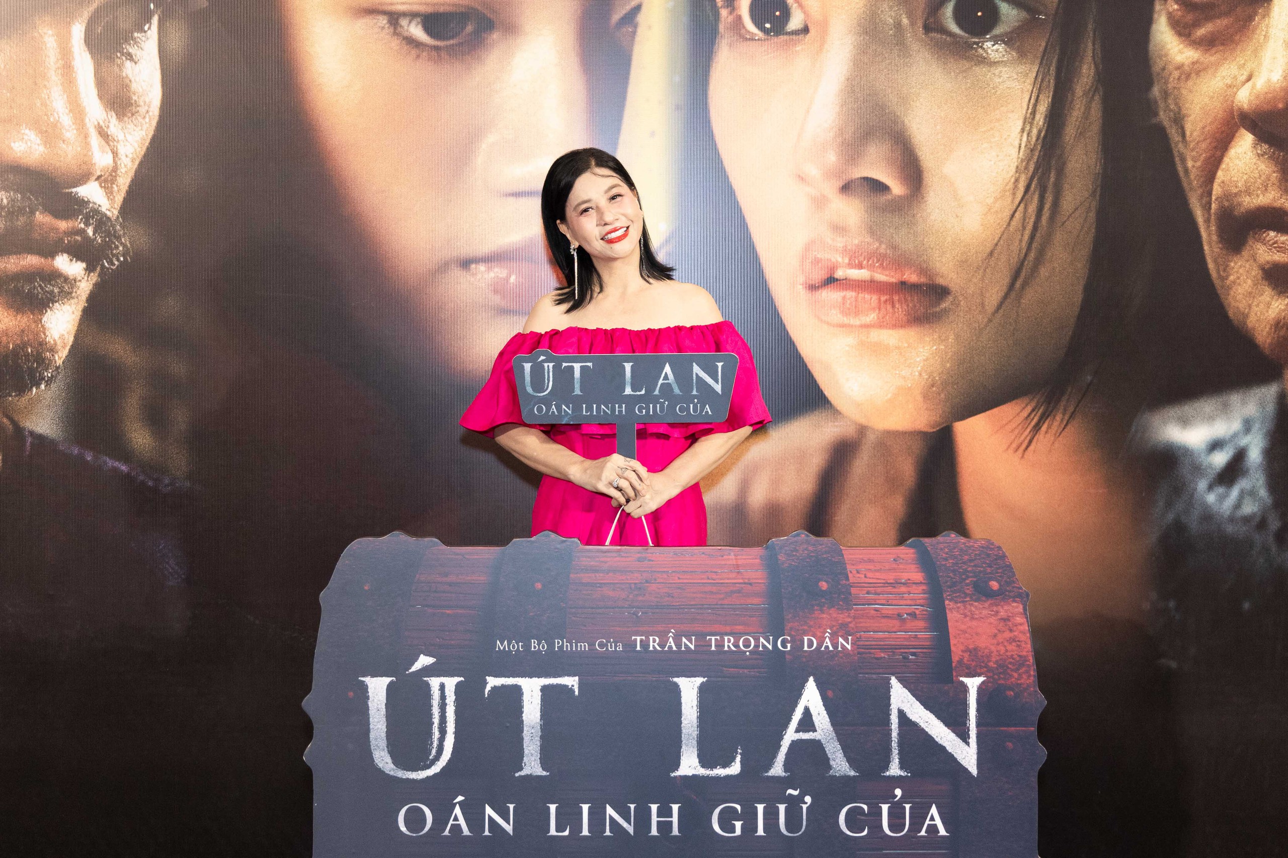 Xo&agrave;i Non, Midu lẻ b&oacute;ng đến ch&uacute;c mừng Quốc Trường- Ảnh 17.