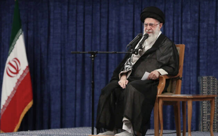 Lãnh tụ tối cao Iran lên tiếng, tên lửa "trừng phạt" lao vào Israel - Ảnh 1.