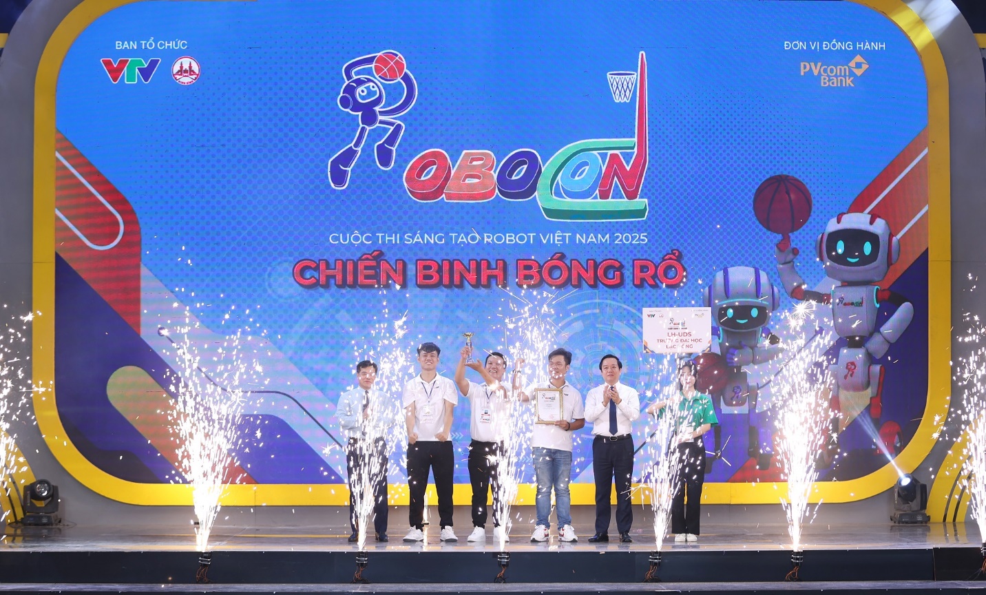 PVcomBank khẳng định sứ mệnh cộng đồng cùng Robocon 2025- Ảnh 1.