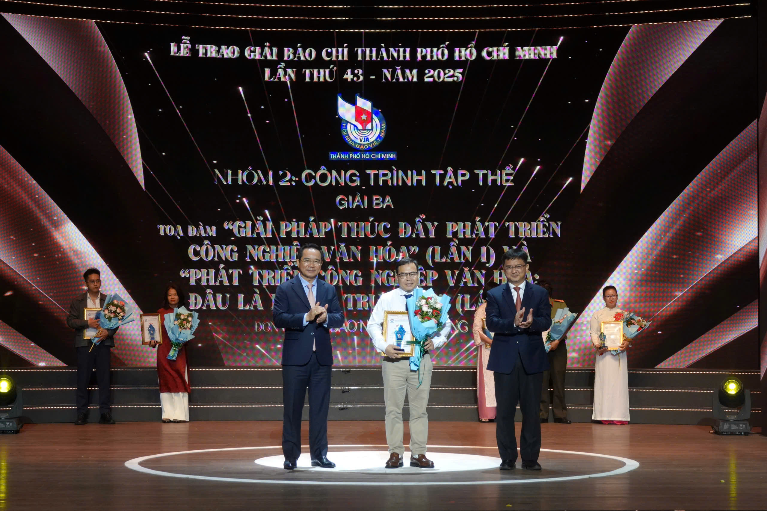 Đội ngũ l&agrave;m b&aacute;o TP HCM nỗ lực trở th&agrave;nh người truyền cảm hứng, sứ giả niềm tin trong x&atilde; hội - Ảnh 8.