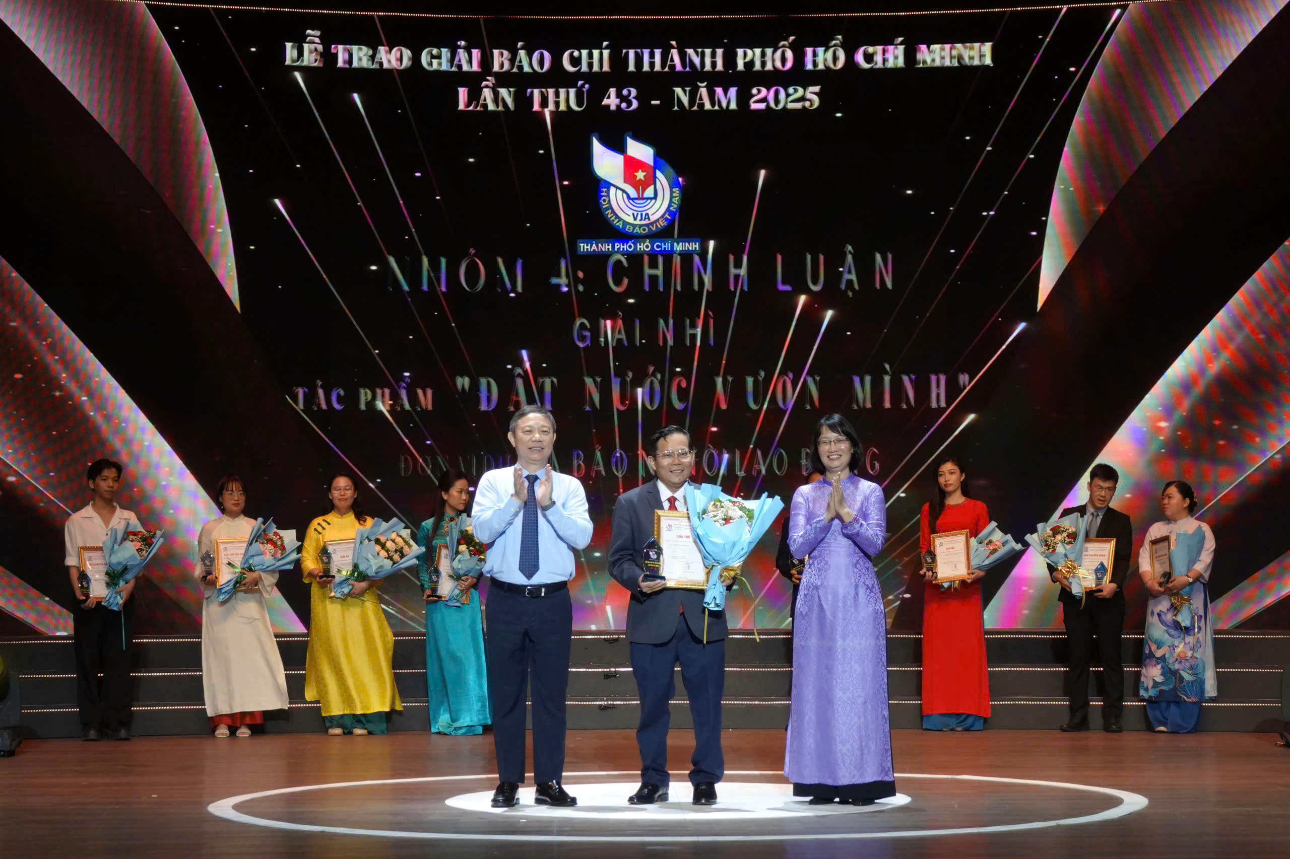 Đội ngũ l&agrave;m b&aacute;o TP HCM nỗ lực trở th&agrave;nh người truyền cảm hứng, sứ giả niềm tin trong x&atilde; hội - Ảnh 7.