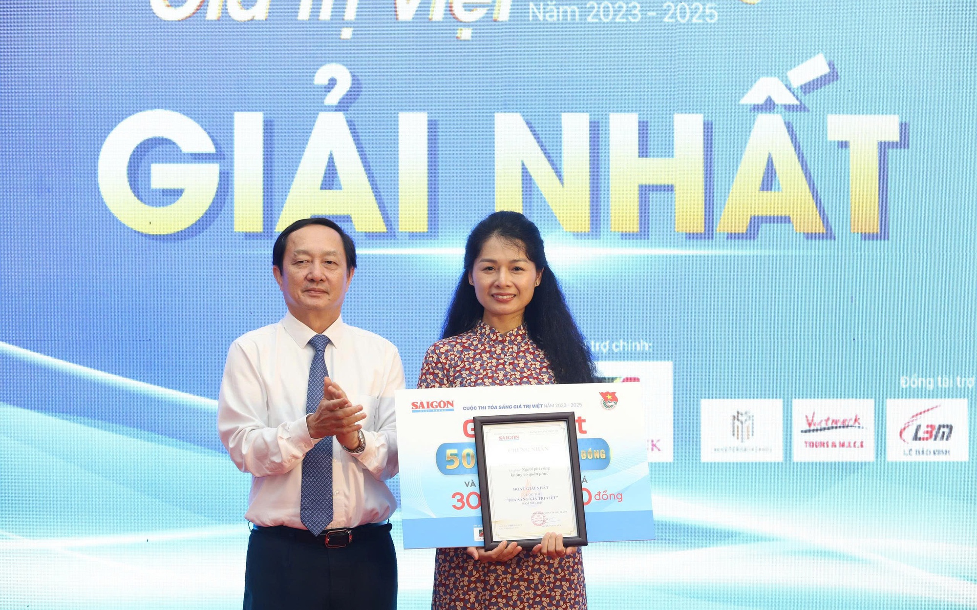 Báo Sài Gòn Giải Phóng trao giải cuộc thi Tỏa sáng giá trị Việt
