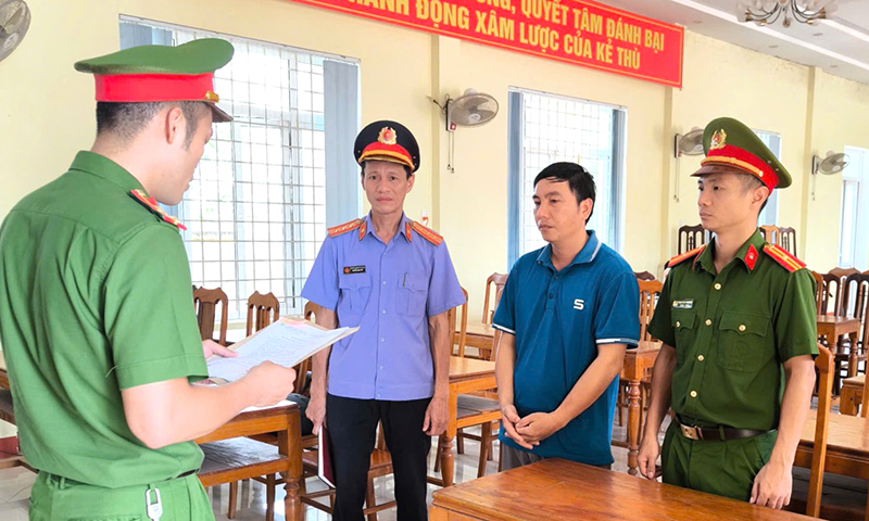 Quảng B&igrave;nh: Khởi tố, bắt tạm giam Gi&aacute;m đốc Hợp t&aacute;c x&atilde; Nam Thiện- Ảnh 1.