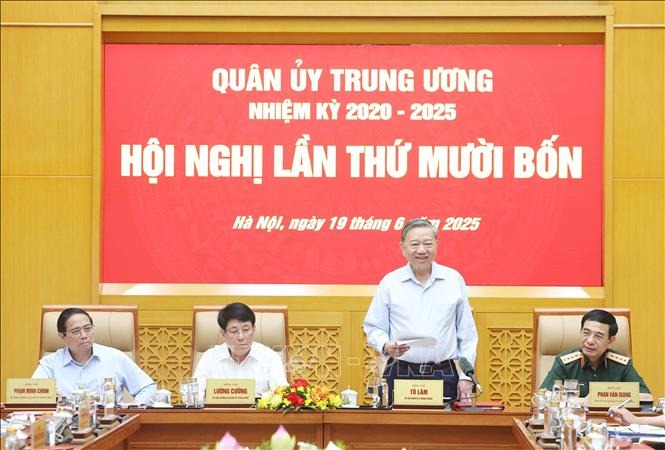 Tổng B&iacute; thư T&ocirc; L&acirc;m: Quyết liệt triển khai mạnh mẽ c&aacute;c dự &aacute;n trọng điểm về qu&acirc;n sự, quốc ph&ograve;ng- Ảnh 2.