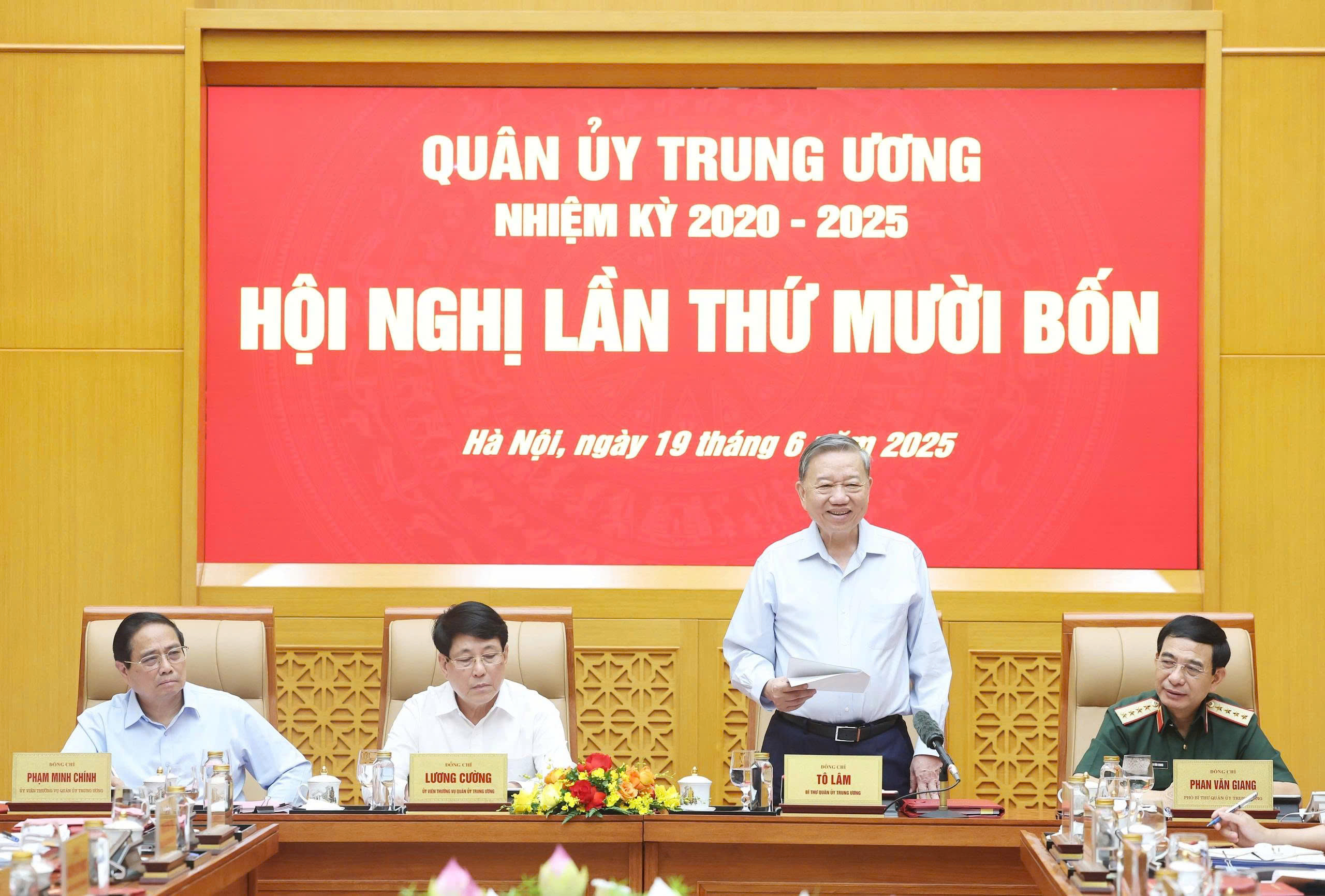 Quân đội, công an phát huy vai trò gương mẫu, đi đầu- Ảnh 1.