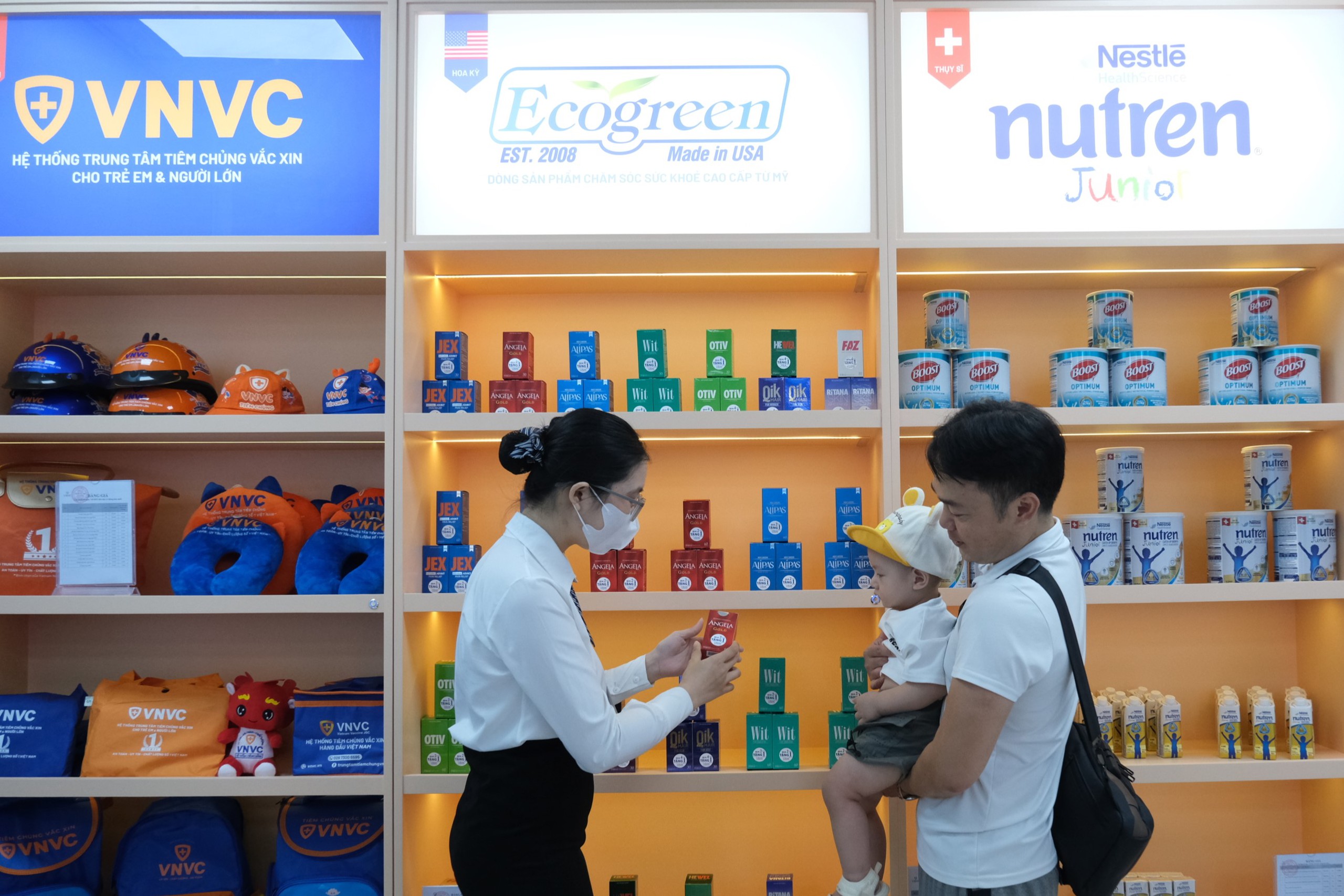 An tâm mua sữa dinh dưỡng, sản phẩm chăm sóc sức khỏe tại Gian hàng VNVC SHOP trên toàn quốc- Ảnh 2.