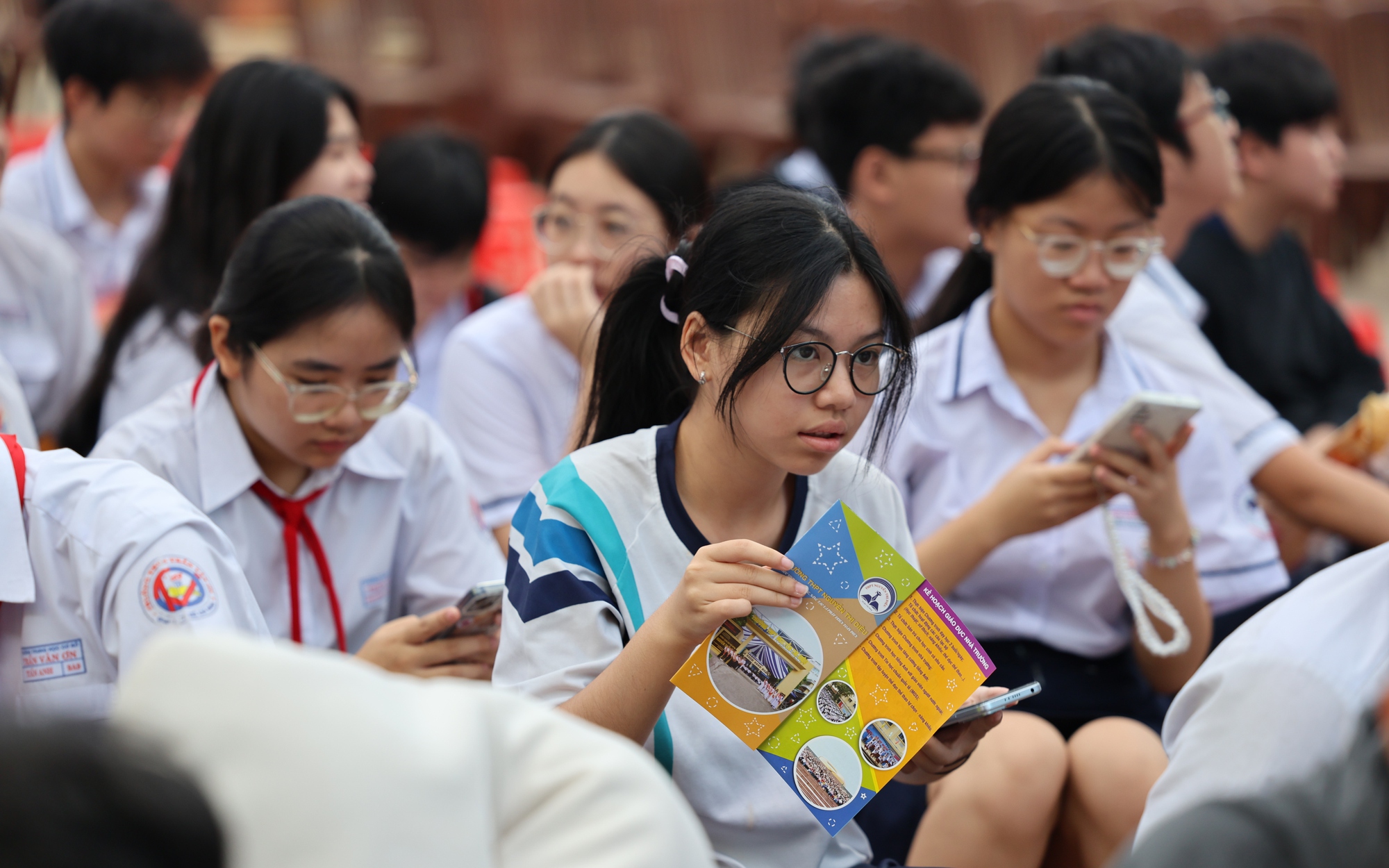 Đề thi lớp 10 môn ngữ văn: Ngữ liệu không có trong sách giáo khoa, phải làm sao?