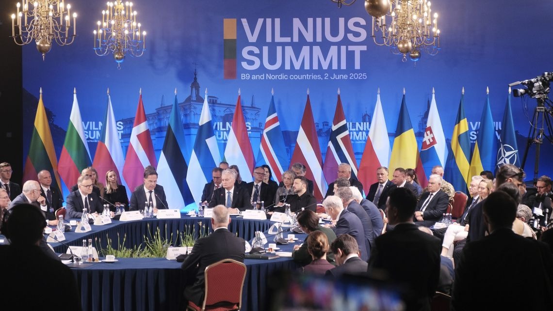 Ukraine lại được “cam kết gia nhập NATO” - Ảnh 1.