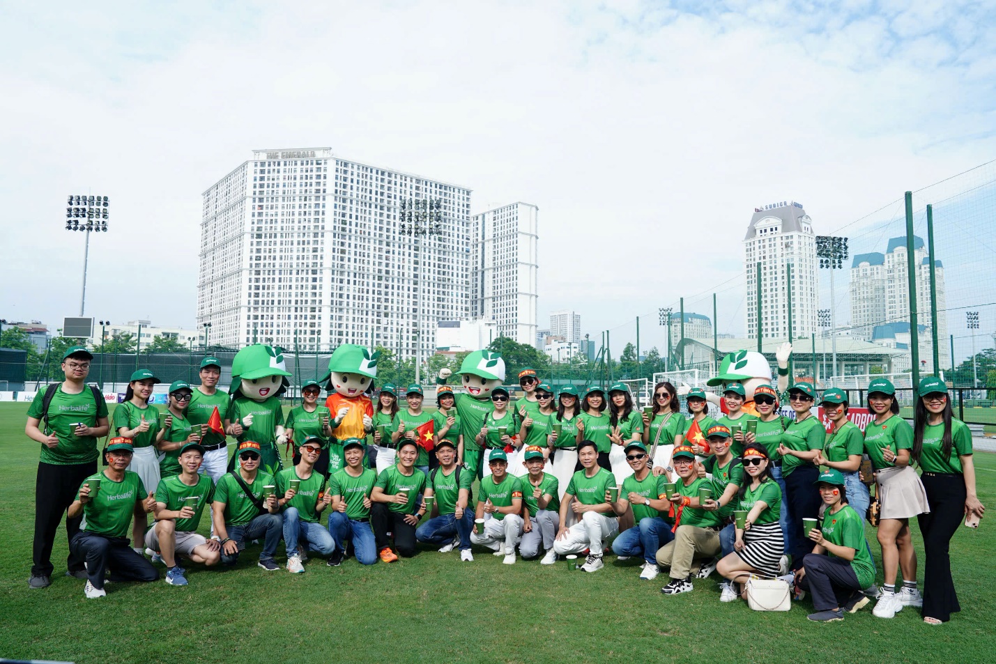 C&ugrave;ng Herbalife Việt Nam tiếp sức cho c&aacute;c Đội tuyển B&oacute;ng đ&aacute; Quốc gia Việt Nam- Ảnh 3.