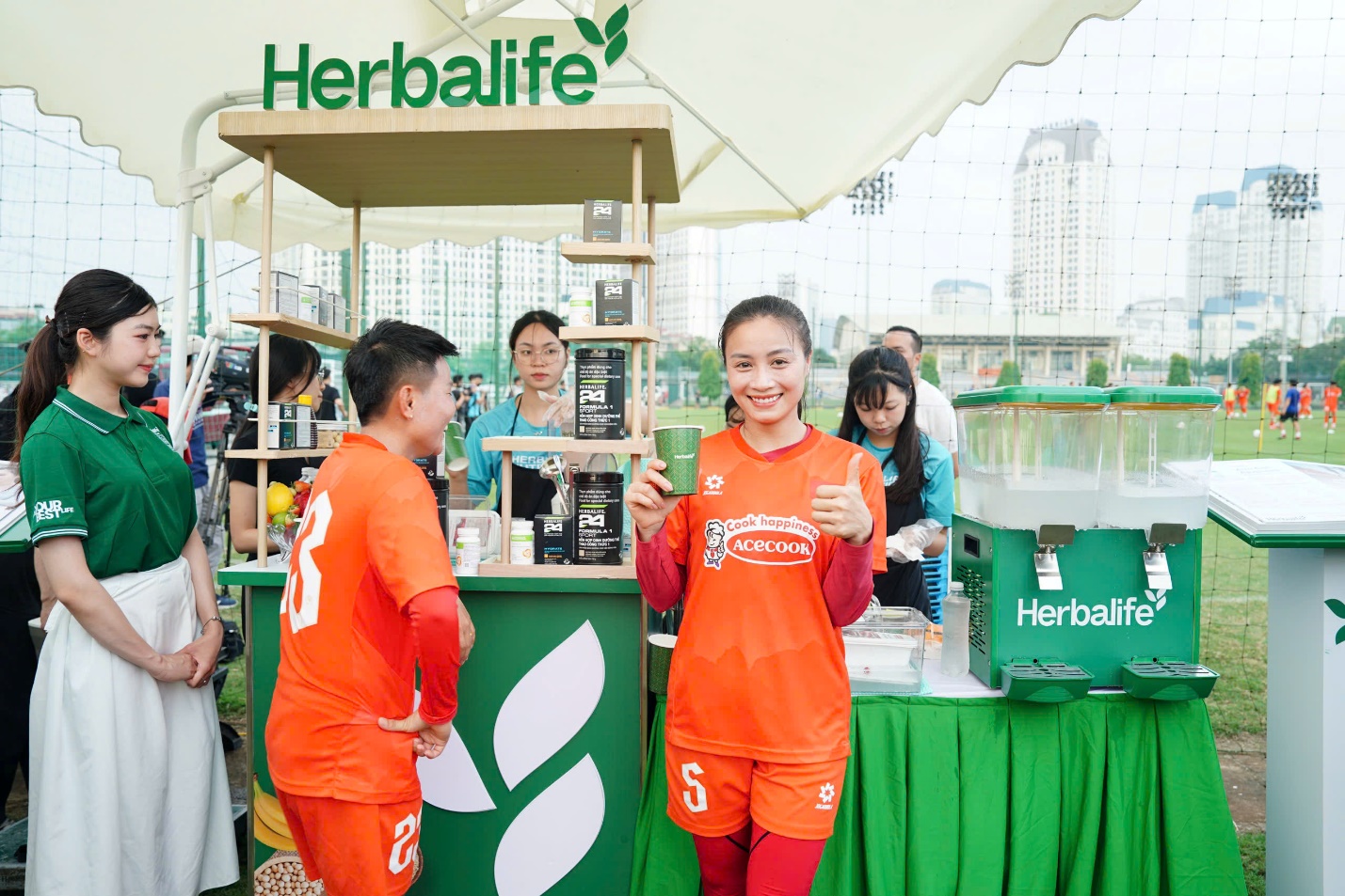 C&ugrave;ng Herbalife Việt Nam tiếp sức cho c&aacute;c Đội tuyển B&oacute;ng đ&aacute; Quốc gia Việt Nam- Ảnh 5.