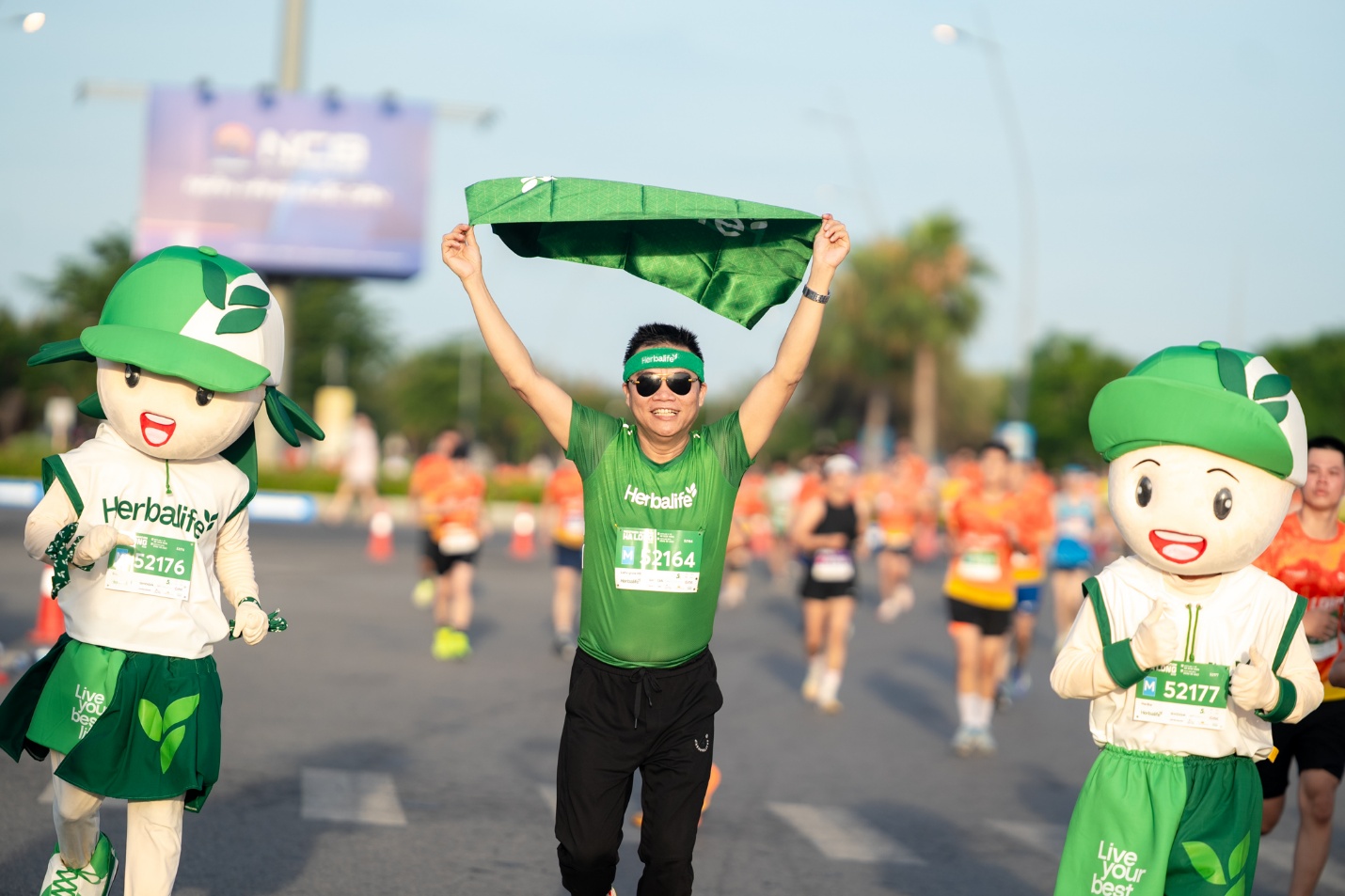 Herbalife Việt Nam đồng h&agrave;nh VnExpress Marathon Hạ Long 2025 kiến tạo cộng đồng tr&agrave;n đầy năng lượng- Ảnh 4.