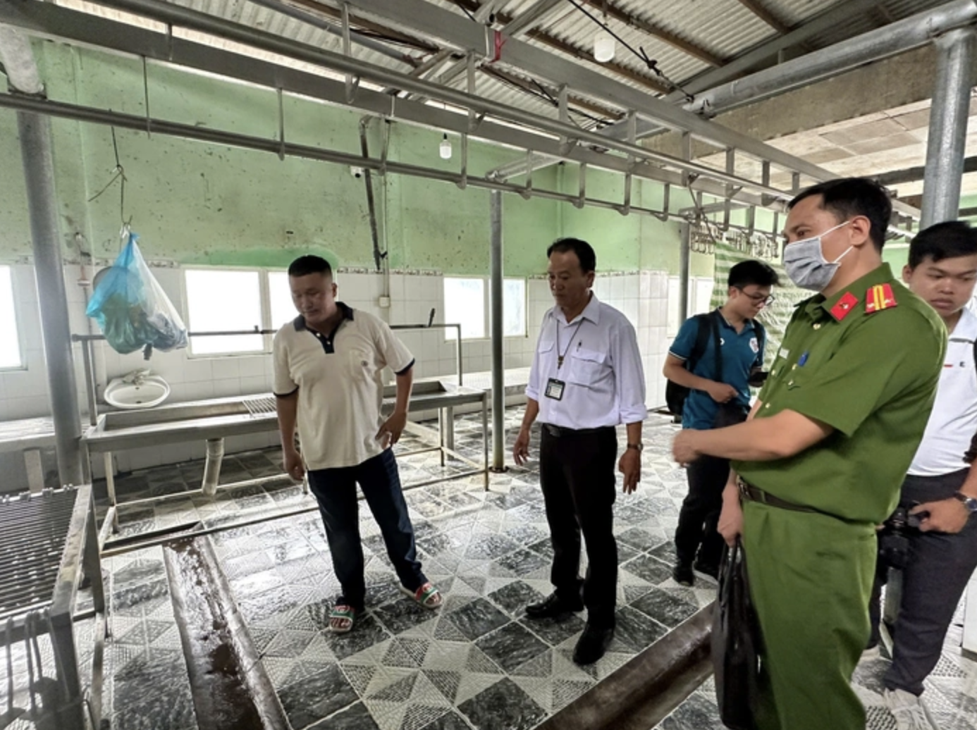 Vụ C.P. Việt Nam: Giấy chứng nhận đủ điều kiện an toàn thực phẩm của 3 cơ sở hết hạn - Ảnh 3.