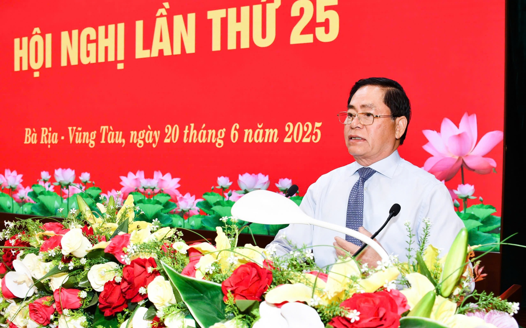 Bí thư Tỉnh ủy Bà Rịa - Vũng Tàu: Giải quyết chế độ cho người xin nghỉ trước 25-6