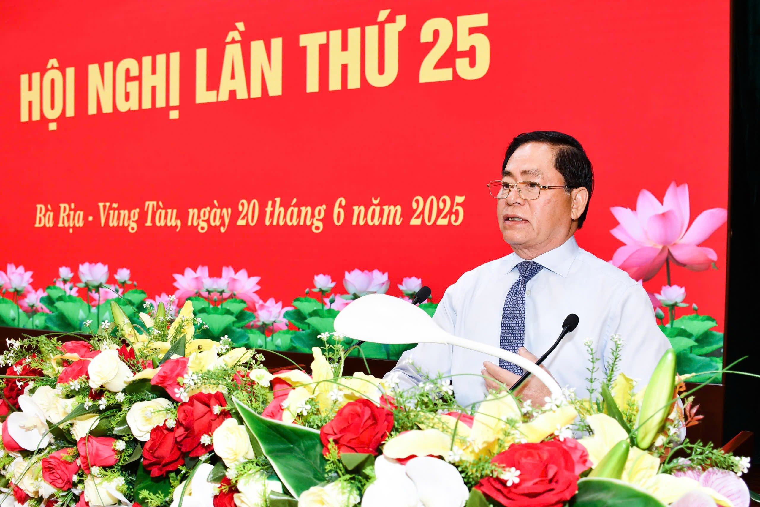 B&iacute; thư Tỉnh ủy B&agrave; Rịa - Vũng T&agrave;u: Giải quyết chế độ cho người xin nghỉ trước 25-6- Ảnh 2.