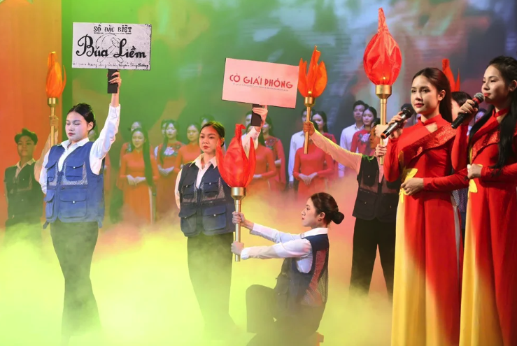 Chương tr&igrave;nh nghệ thuật đặc biệt ch&agrave;o mừng 100 năm Ng&agrave;y B&aacute;o ch&iacute; c&aacute;ch mạng Việt Nam- Ảnh 2.
