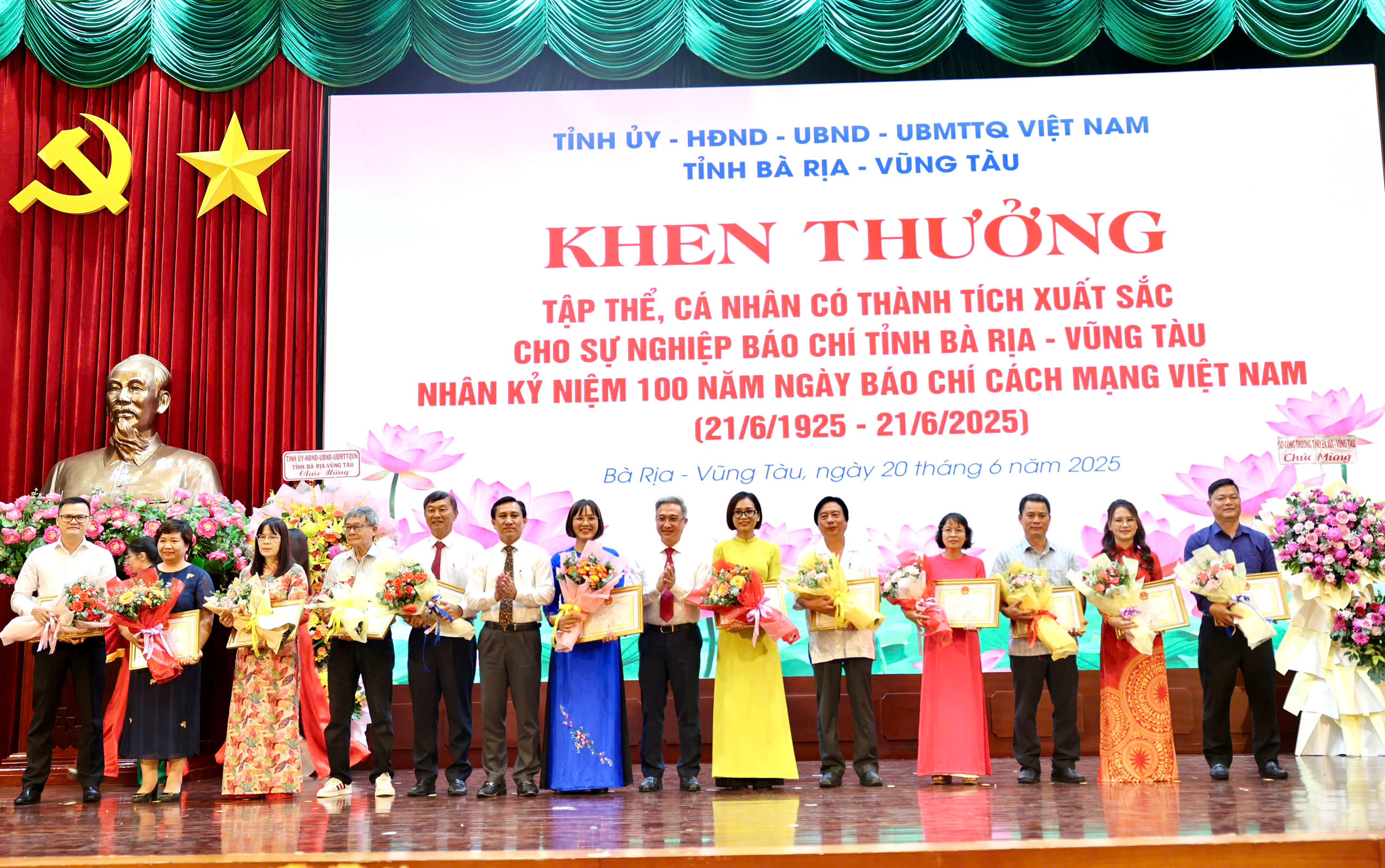 Văn phòng Đại diện Báo Người Lao Động Khu vực Đông Nam Bộ nhận bằng khen của tỉnh Đồng Nai, Tây Ninh- Ảnh 3.