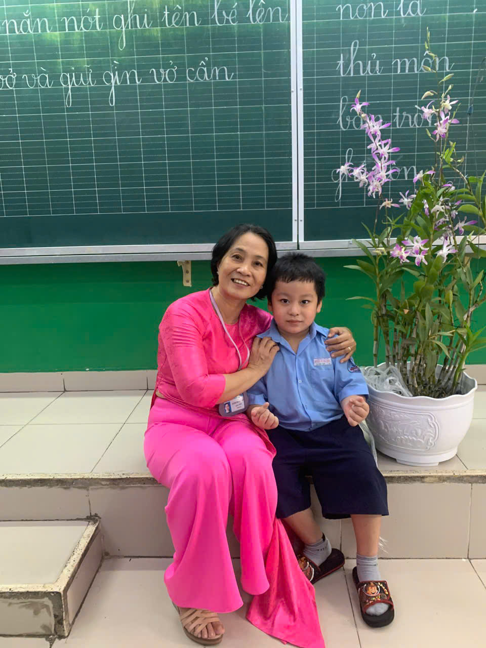 Cuộc thi viết Người thầy k&iacute;nh y&ecirc;u: C&ocirc; gi&aacute;o tận t&acirc;m với học tr&ograve; lớp 1- Ảnh 1.