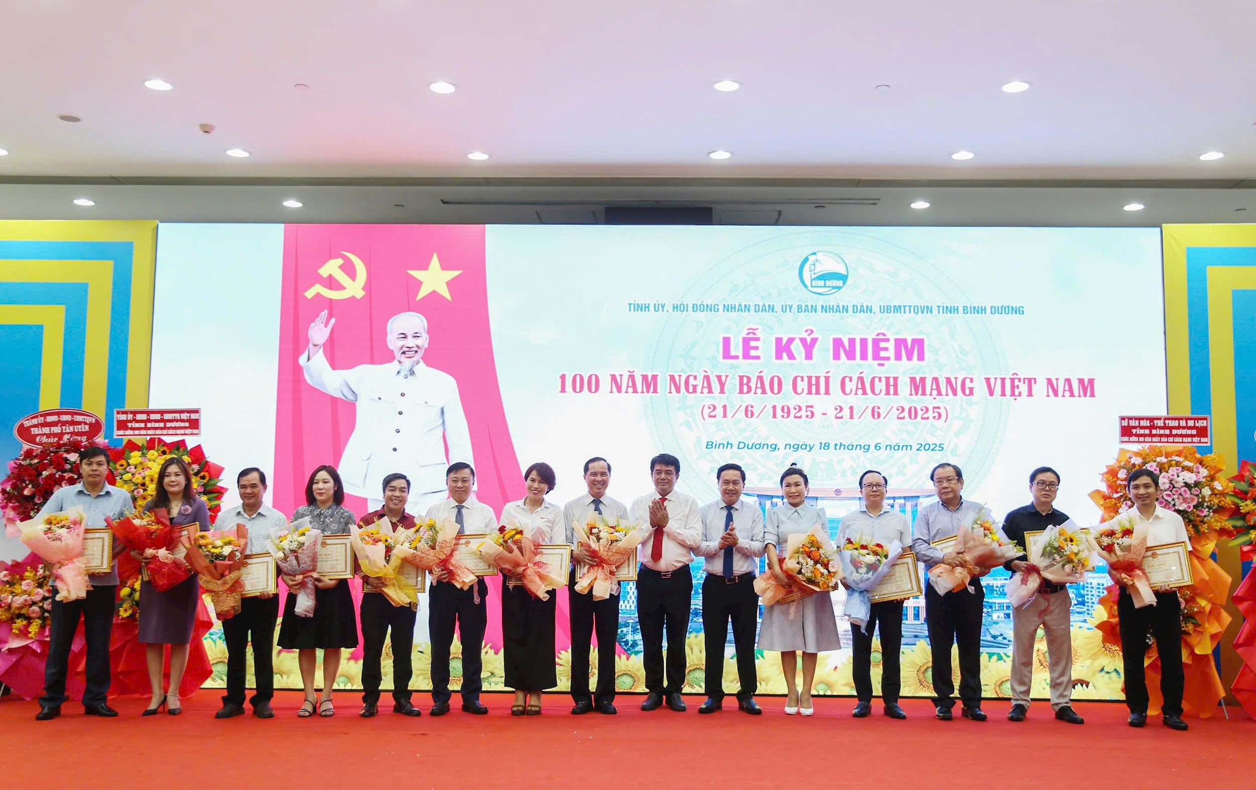 Văn phòng Đại diện Báo Người Lao Động Khu vực Đông Nam Bộ nhận bằng khen của tỉnh Đồng Nai, Tây Ninh- Ảnh 5.
