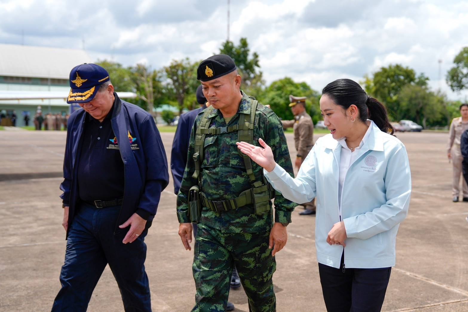 Thủ tướng Th&aacute;i Lan đến căn cứ s&aacute;t Campuchia, gặp tư lệnh qu&acirc;n khu "được nhắc t&ecirc;n"- Ảnh 3.