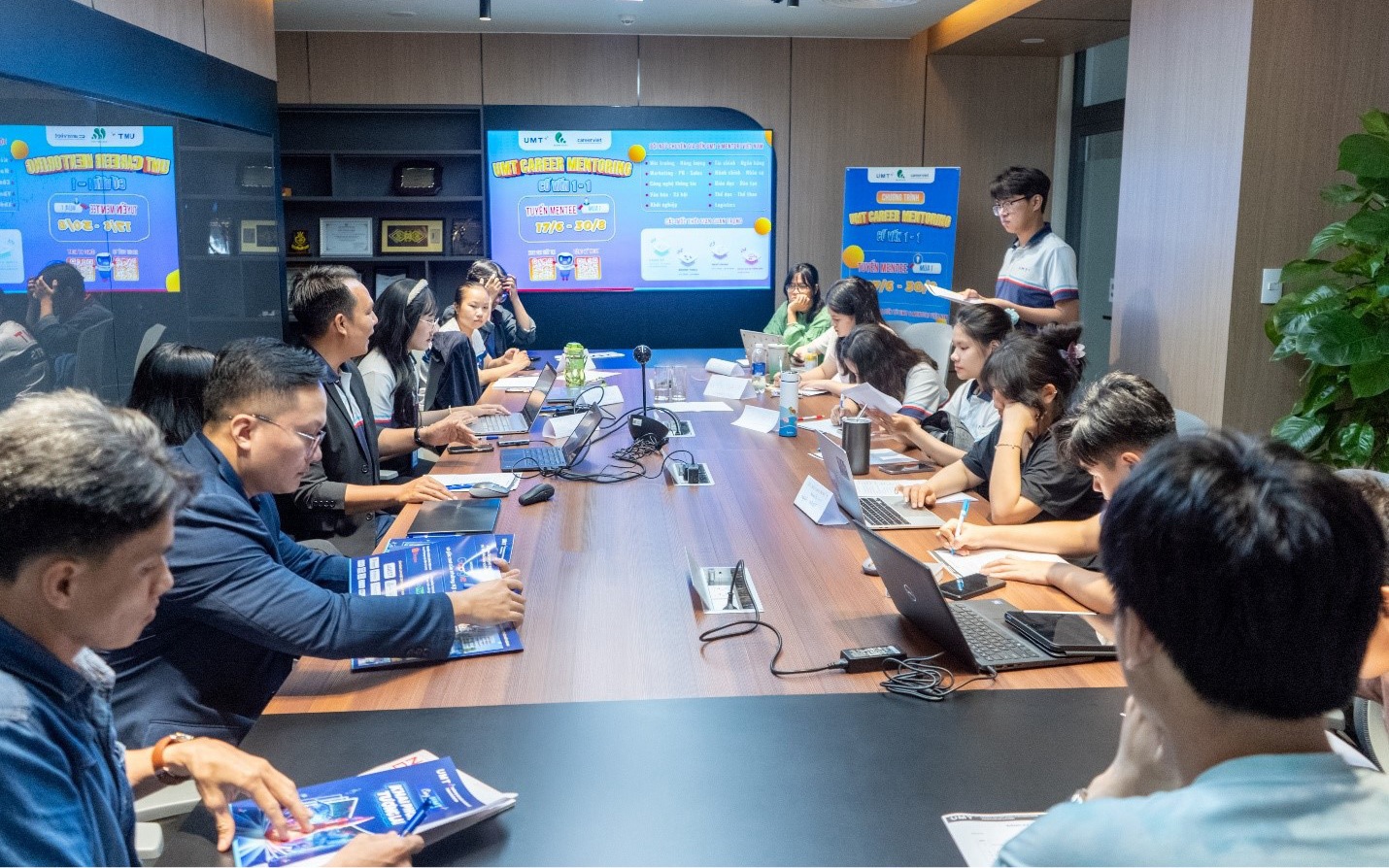 “Học thực chất - làm thực tế” từ nhà trường đến doanh nghiệp 