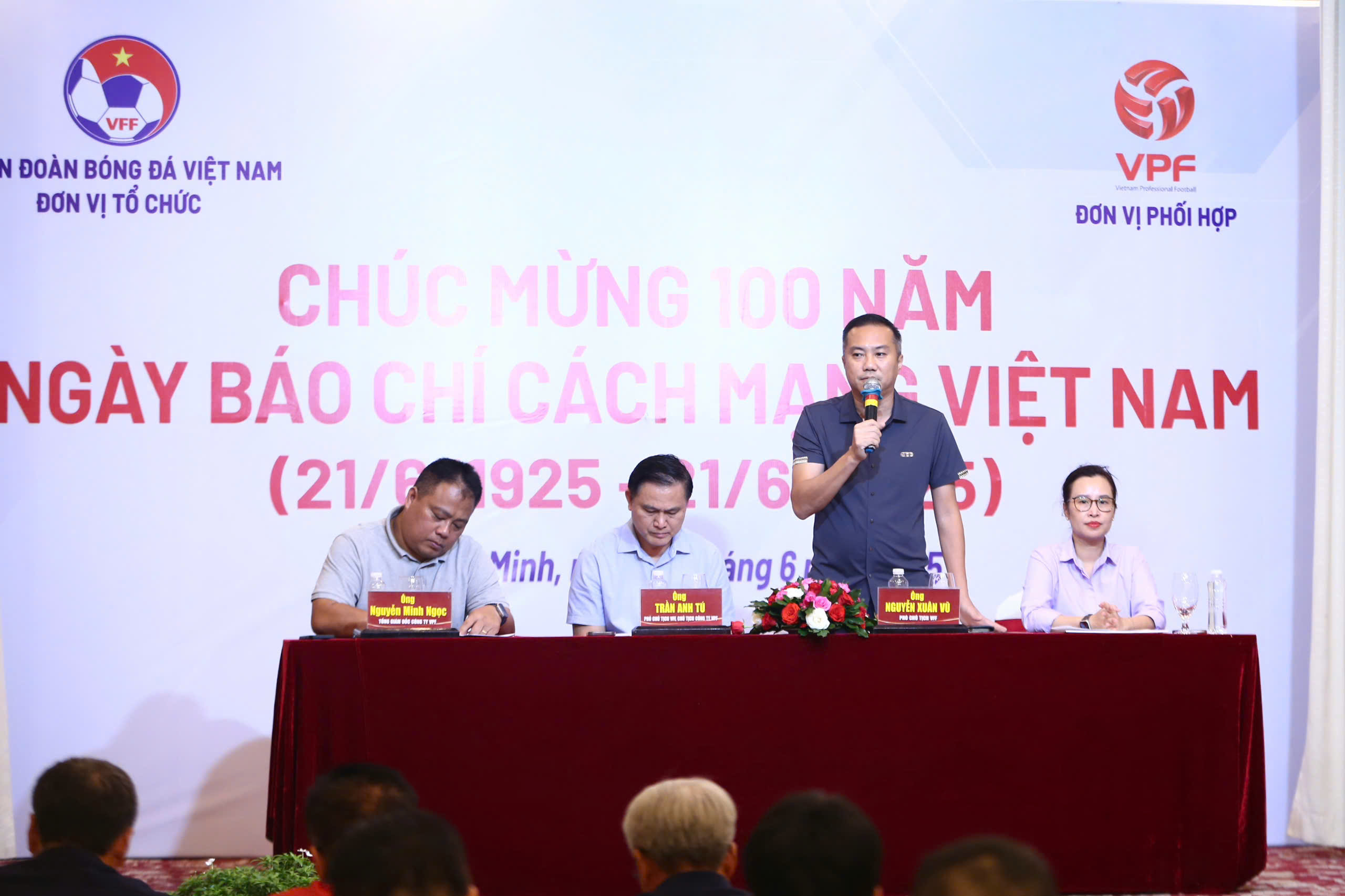Tuyển nữ Việt Nam tính kỹ việc nhập tịch, bóng đá Việt có thể sáp nhập đội bóng - Ảnh 2.