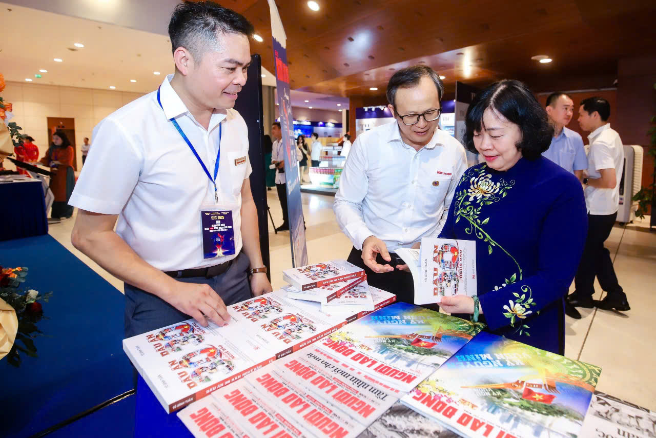 Tổng B&iacute; thư T&ocirc; L&acirc;m: B&aacute;o ch&iacute; lan tỏa kh&aacute;t vọng ph&aacute;t triển, x&acirc;y dựng đất nước h&ugrave;ng cường, thịnh vượng- Ảnh 4.