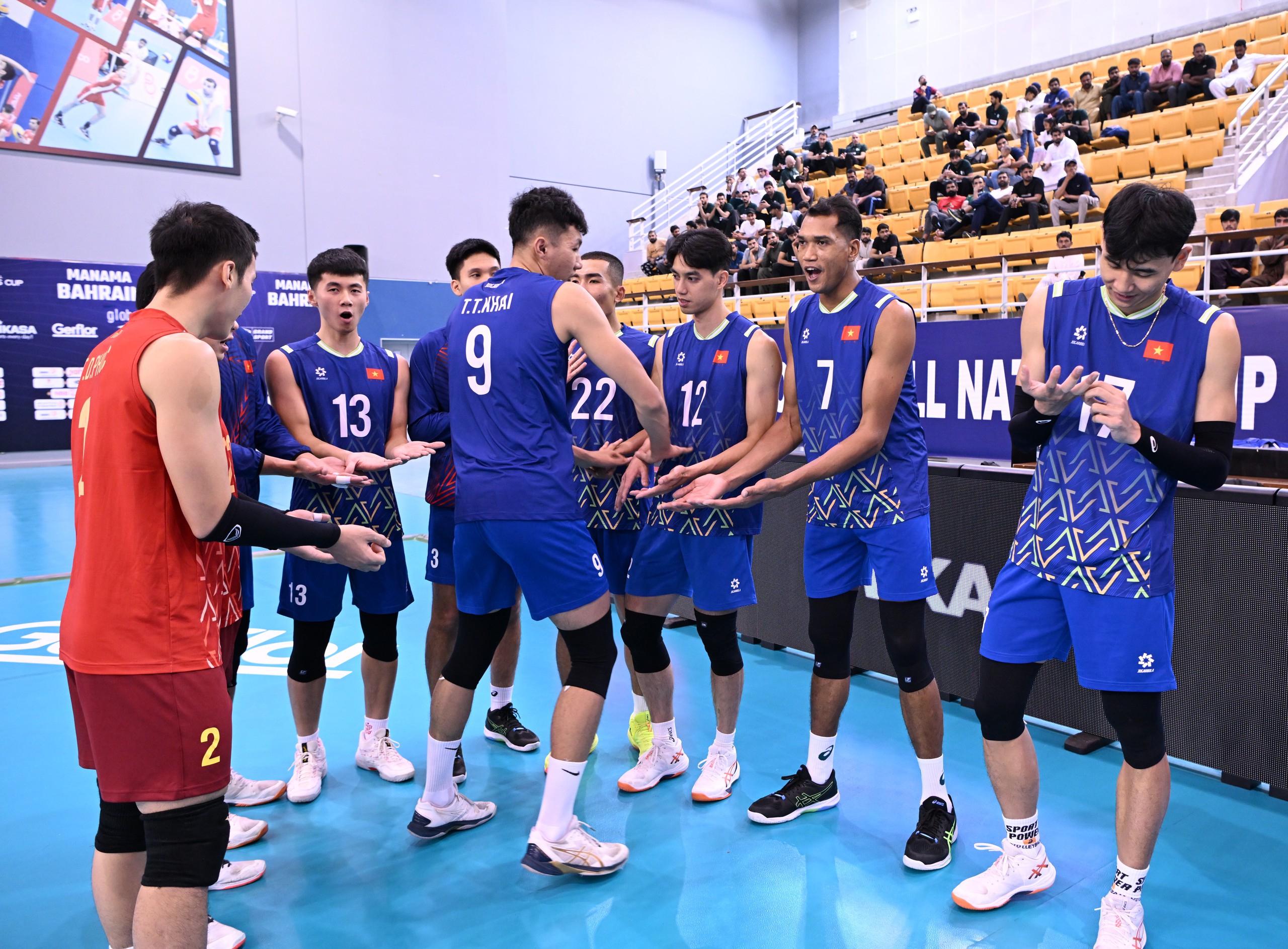 Bóng chuyền Việt Nam suýt lật đổ Qatar tại tứ kết AVC Nations Cup- Ảnh 1.