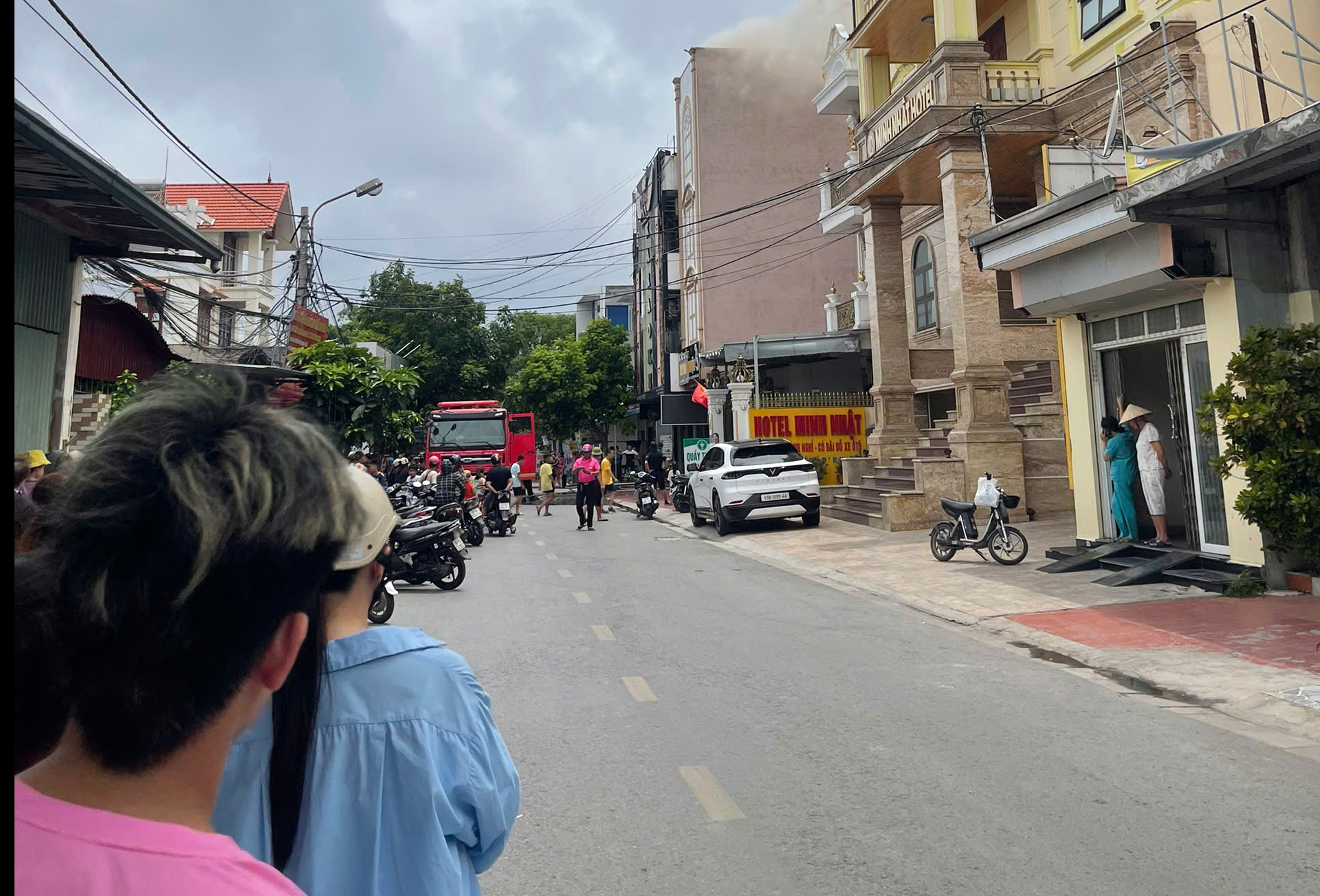 Cháy quán karaoke, khách hát tử vong- Ảnh 1.