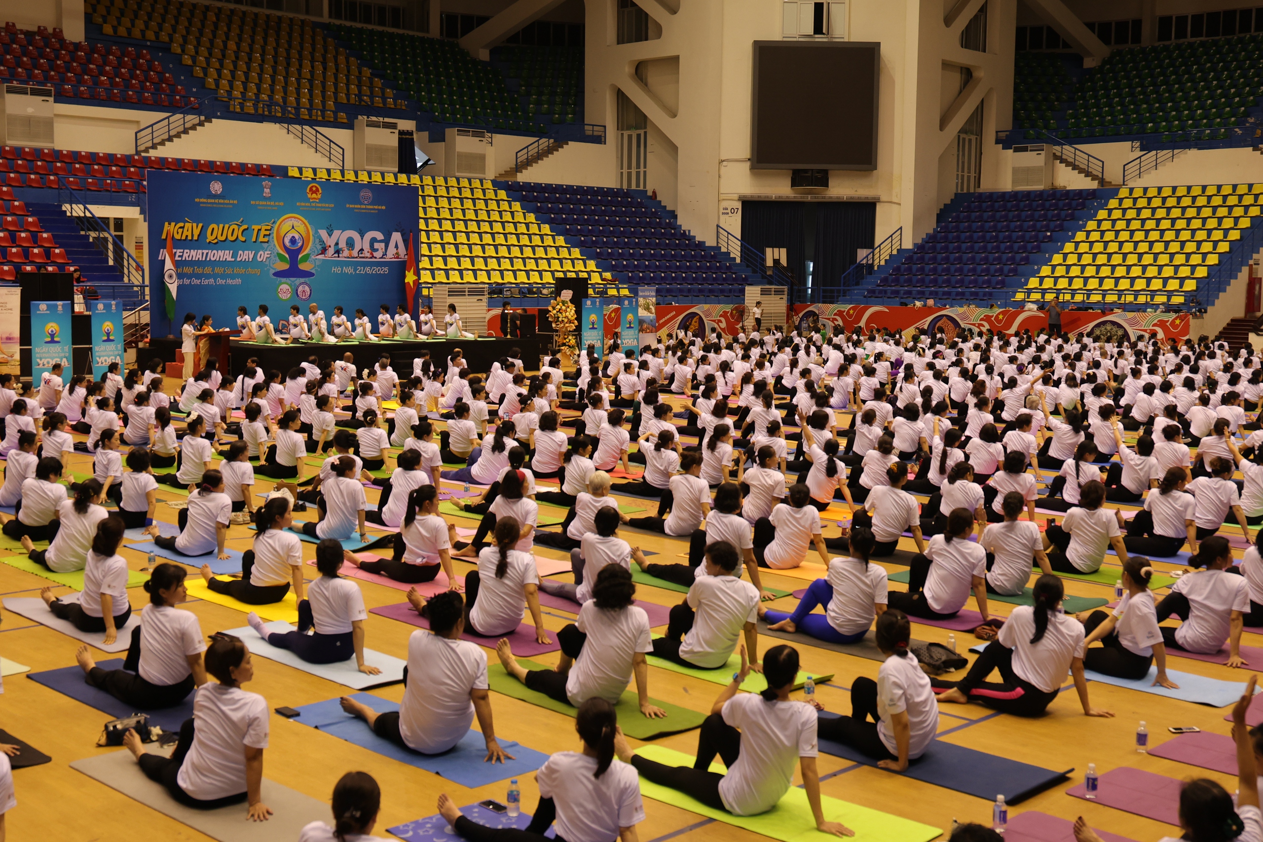 Những h&igrave;nh ảnh Ng&agrave;y Quốc tế Yoga tại Việt Nam- Ảnh 3.