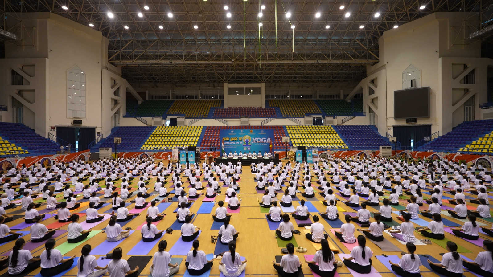Những h&igrave;nh ảnh Ng&agrave;y Quốc tế Yoga tại Việt Nam- Ảnh 4.