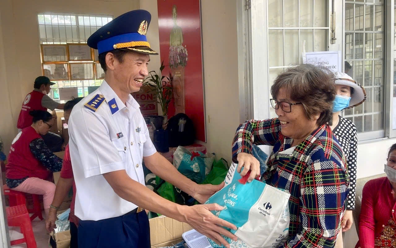 Nữ đại úy là tấm gương tiêu biểu của Cảnh sát biển Việt Nam - Ảnh 2.