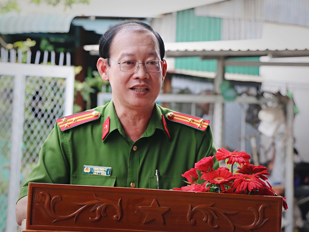 “Ớn lạnh” số công cụ hỗ trợ và vũ khí thô sơ thu được ở An Giang- Ảnh 2.