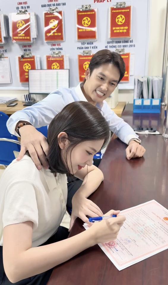 Khoe đăng ký kết hôn, Đình Tú - Ngọc Huyền nhận loạt chúc phúc- Ảnh 8.