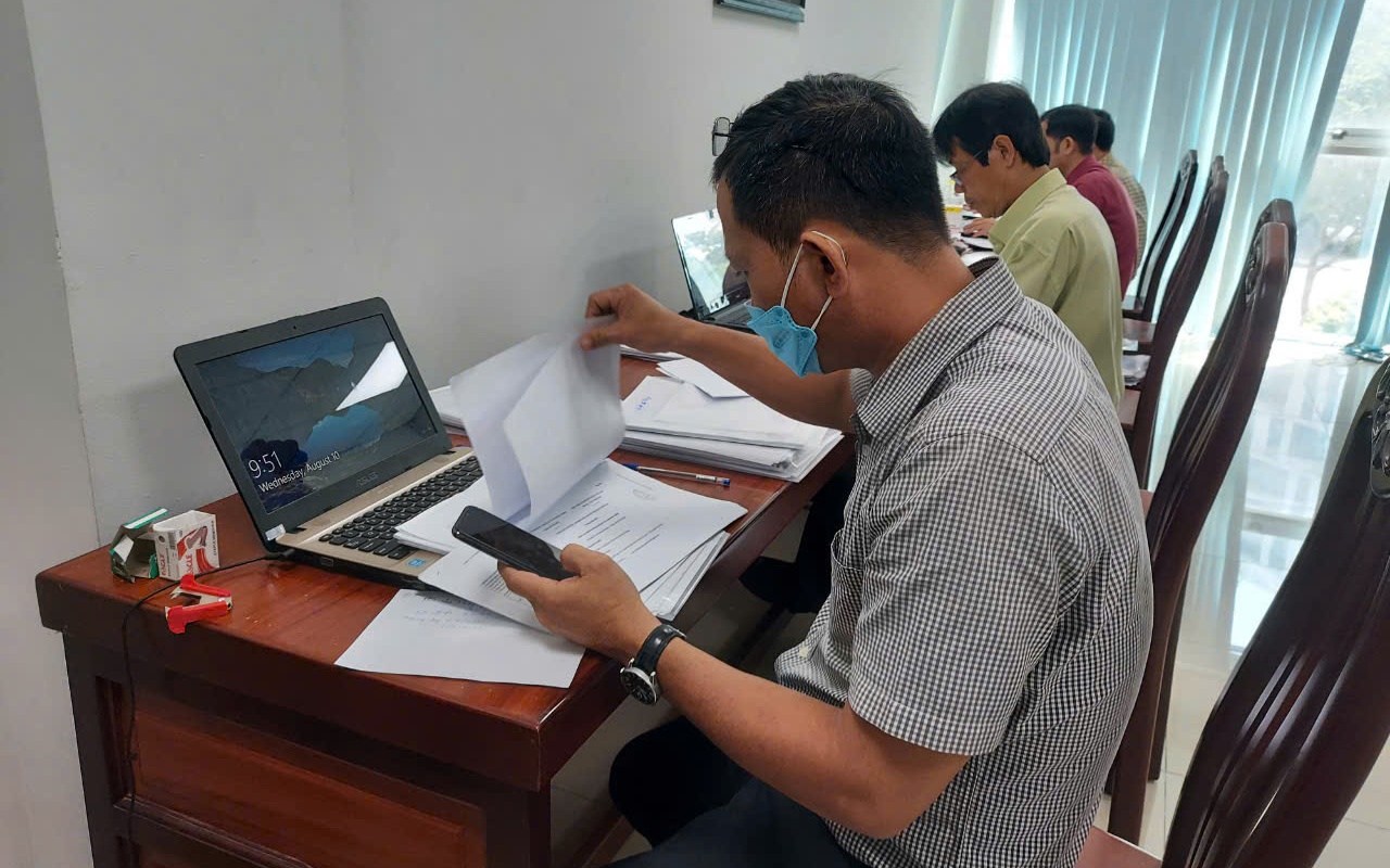 Tinh giản biên chế: Những người được hưởng chính sách khi chuyển công tác