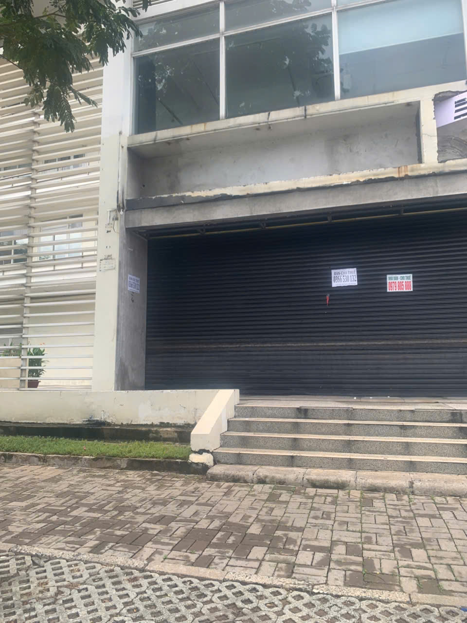 "Phố nhà giàu" đìu hiu, mặt bằng cho thuê treo bảng dài ngày, vắng người thuê - Ảnh 2.