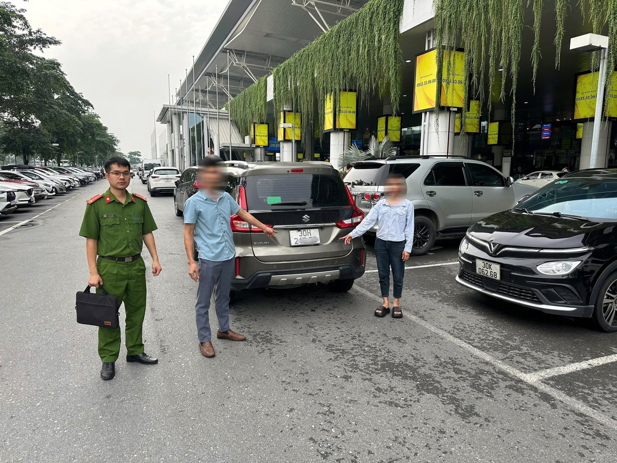 "Chặt chém" du khách Đài Loan tại sân bay Nội Bài, cò mồi và nữ tài xế bị xử lý- Ảnh 4.