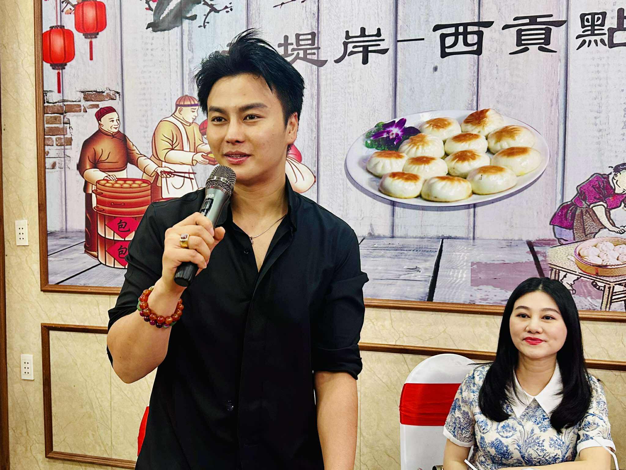Quế Tr&acirc;n,  T&uacute; Sương, V&otilde; Minh L&acirc;m v&agrave; nhiều nghệ sĩ tề tựu mừng c&ocirc;ng "C&acirc;u thơ y&ecirc;n ngựa" - Ảnh 8.
