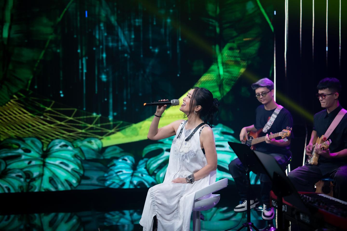 Diva Hồng Nhung trải l&ograve;ng về h&agrave;nh tr&igrave;nh chiến đấu bệnh tật - Ảnh 2.
