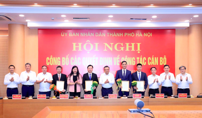 H&agrave; Nội c&ocirc;ng bố quyết định ph&acirc;n c&ocirc;ng, bổ nhiệm h&agrave;ng loạt c&aacute;n bộ - Ảnh 1.