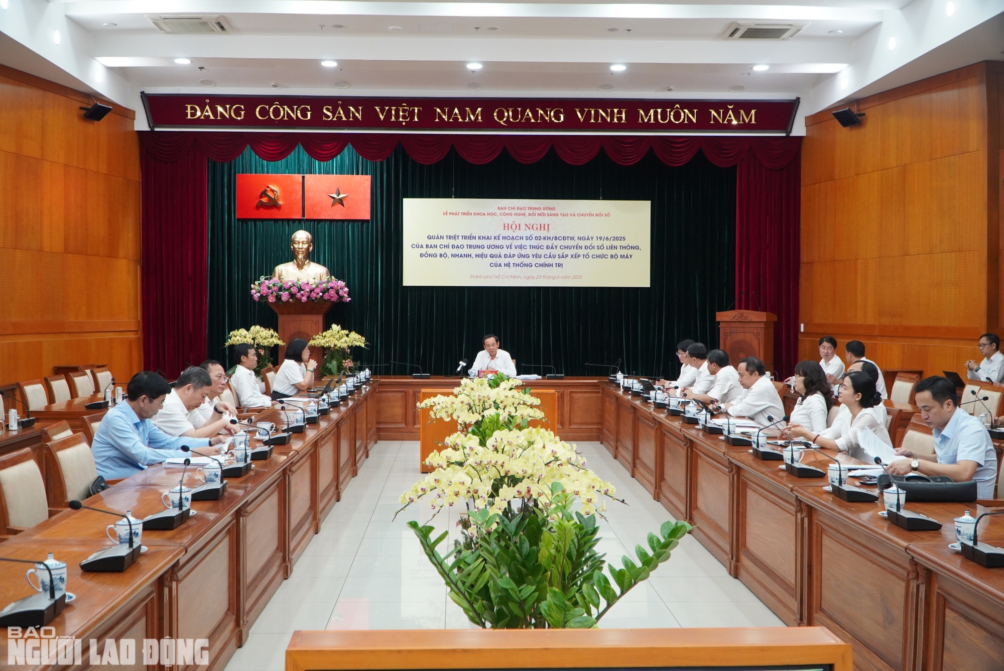 B&iacute; thư Th&agrave;nh ủy TP HCM n&oacute;i về "ch&igrave;a kh&oacute;a để mở mọi ng&aacute;ch cửa" trong sắp xếp tổ chức bộ m&aacute;y- Ảnh 1.