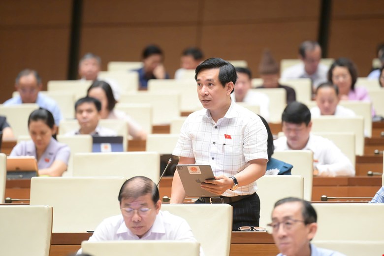 Đại biểu Nguyễn Văn Cảnh lần thứ 2 tha thiết đề xuất quy tắc "d&acirc;y k&eacute;o &aacute;o" để giảm tắc đường- Ảnh 1.