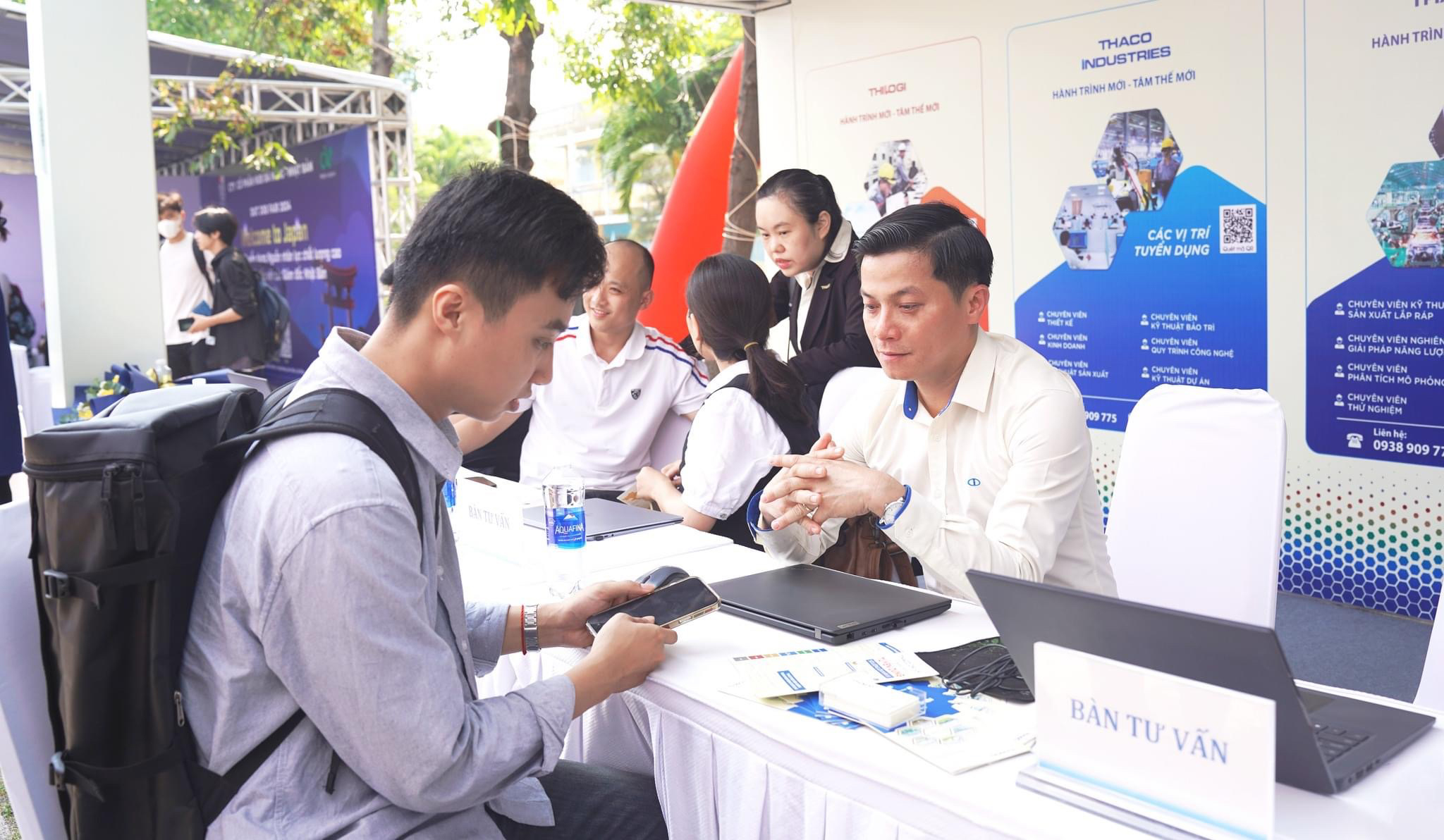 Vào mùa tuyển dụng - Ảnh 1.