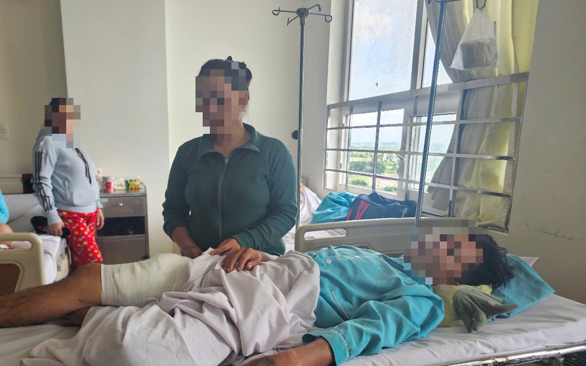 Nam thanh niên xông vào nhà chém người khiến 3 cha con phải nhập viện