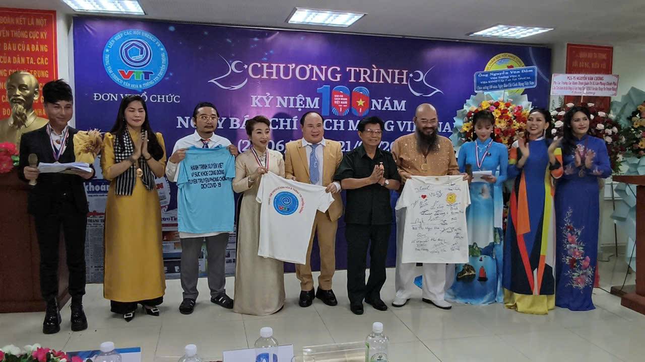 Nghệ sĩ Đức Xuân là Thành viên Trung tâm Unesco Văn hóa Thông tin và Truyền thông- Ảnh 4.