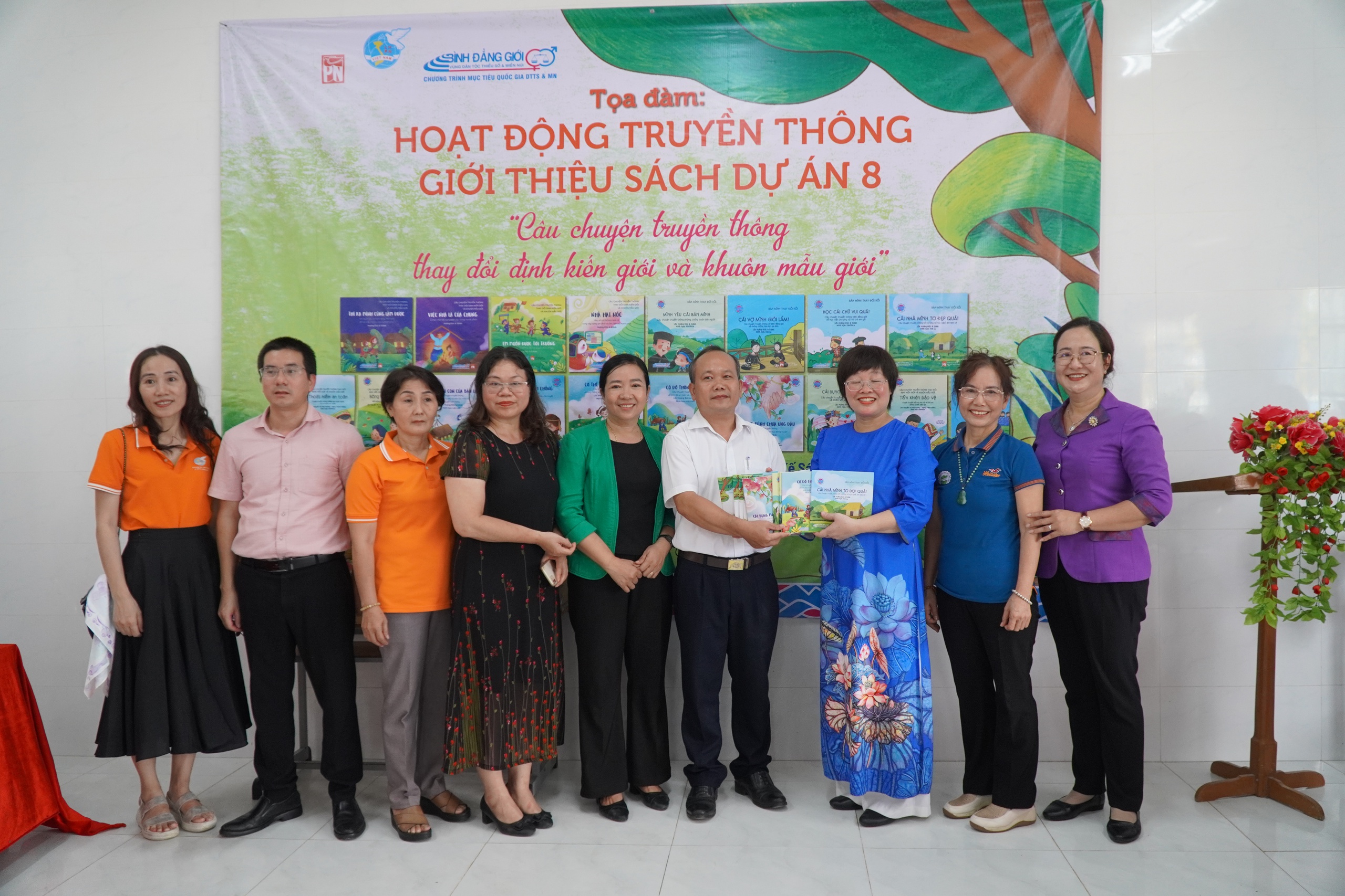 M&ocirc; h&igrave;nh truyền th&ocirc;ng s&aacute;ch về b&igrave;nh đẳng giới đến với học sinh tỉnh S&oacute;c Trăng - Ảnh 2.