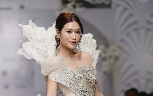 Đoàn Thiên Ân xinh đẹp trong váy cưới