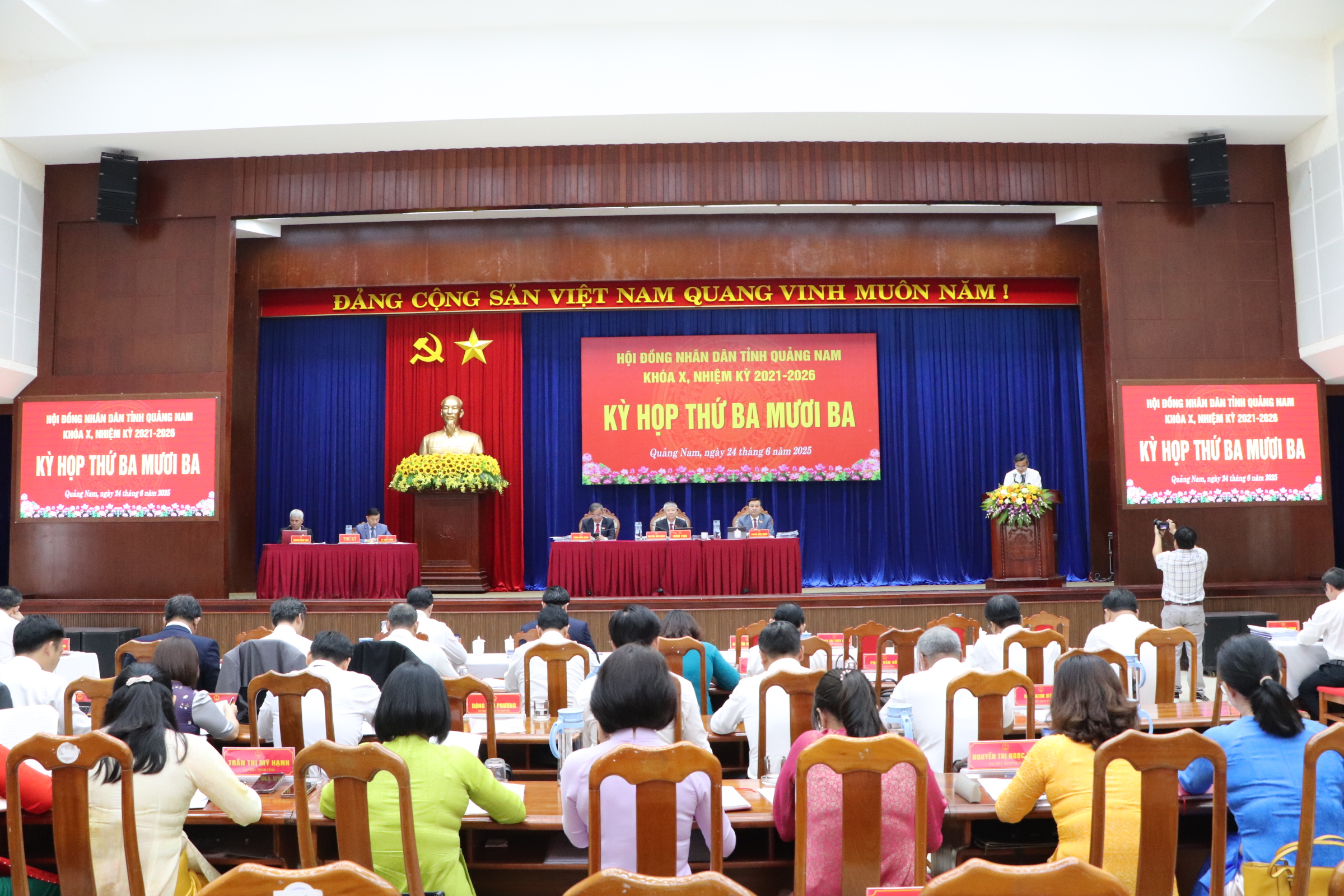 Khai mạc kỳ họp cuối c&ugrave;ng của HĐND tỉnh Quảng Nam - Ảnh 2.