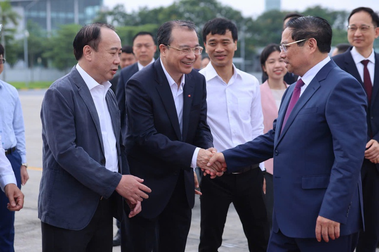 Thủ tướng l&ecirc;n đường dự Hội nghị WEF 16 Thi&ecirc;n T&acirc;n v&agrave; l&agrave;m việc tại Trung Quốc- Ảnh 2.