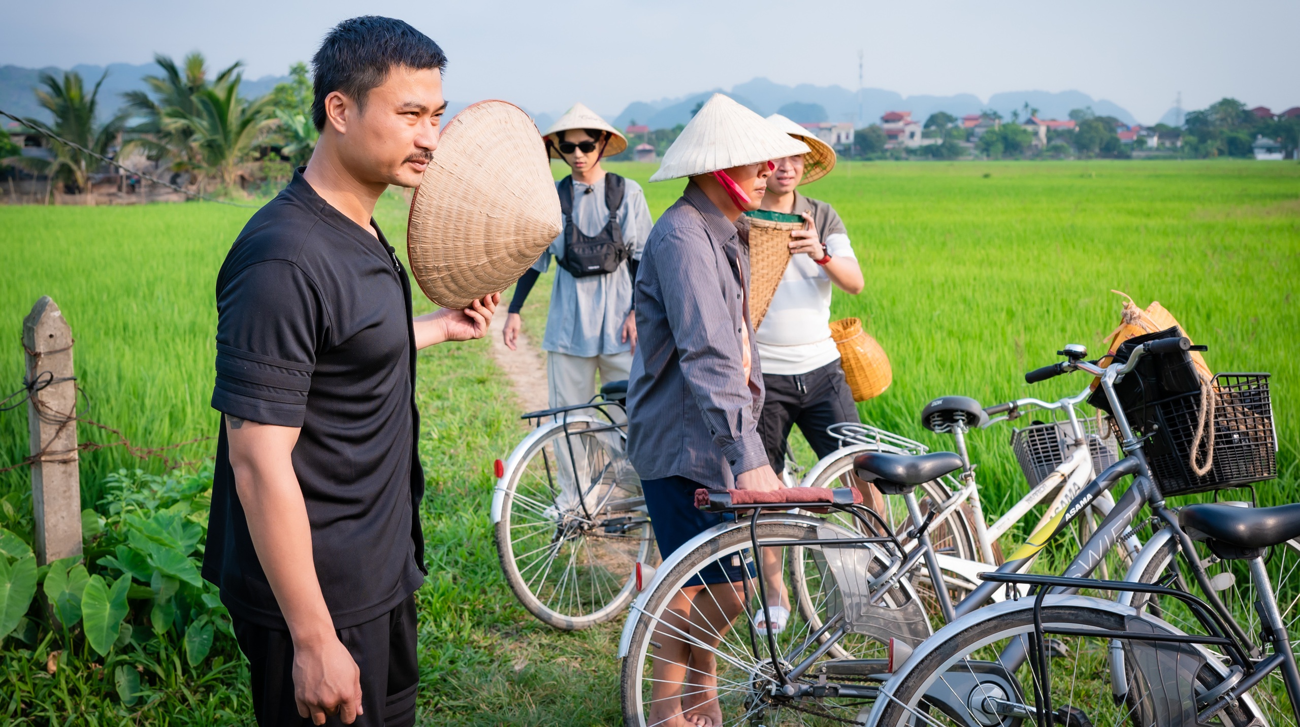 Diễn vi&ecirc;n Duy Hưng v&agrave; Trung Ruồi dạy con   - Ảnh 2.